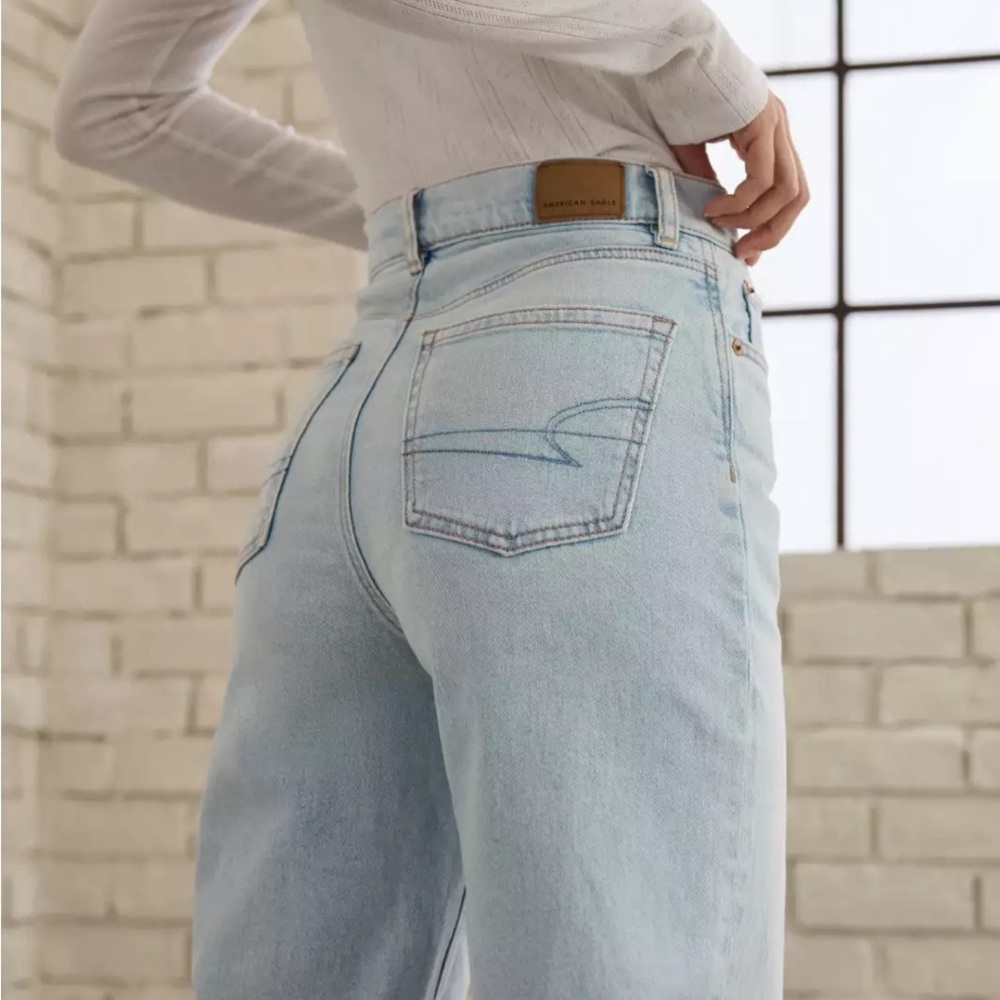 American Eagle Light Wash Jeans